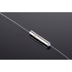 Mini Polarization Insensitive Isolator光纤隔离器实物图（Optics Technology制造）