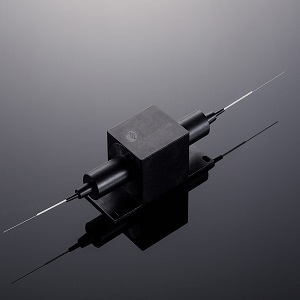 High Power Isolator 1064nm 1~50W光纤隔离器实物图（Optics Technology制造）